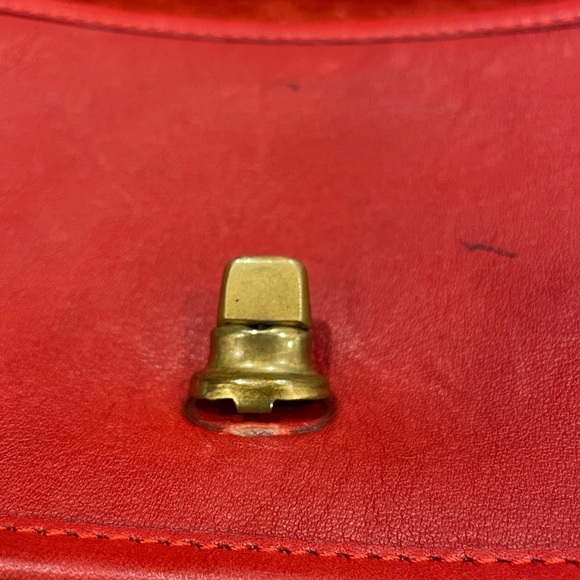 Vintage late 1970’s-Early 1980’s Coach Dinky Leather Bag Made In New York City - Picture 10 of 14